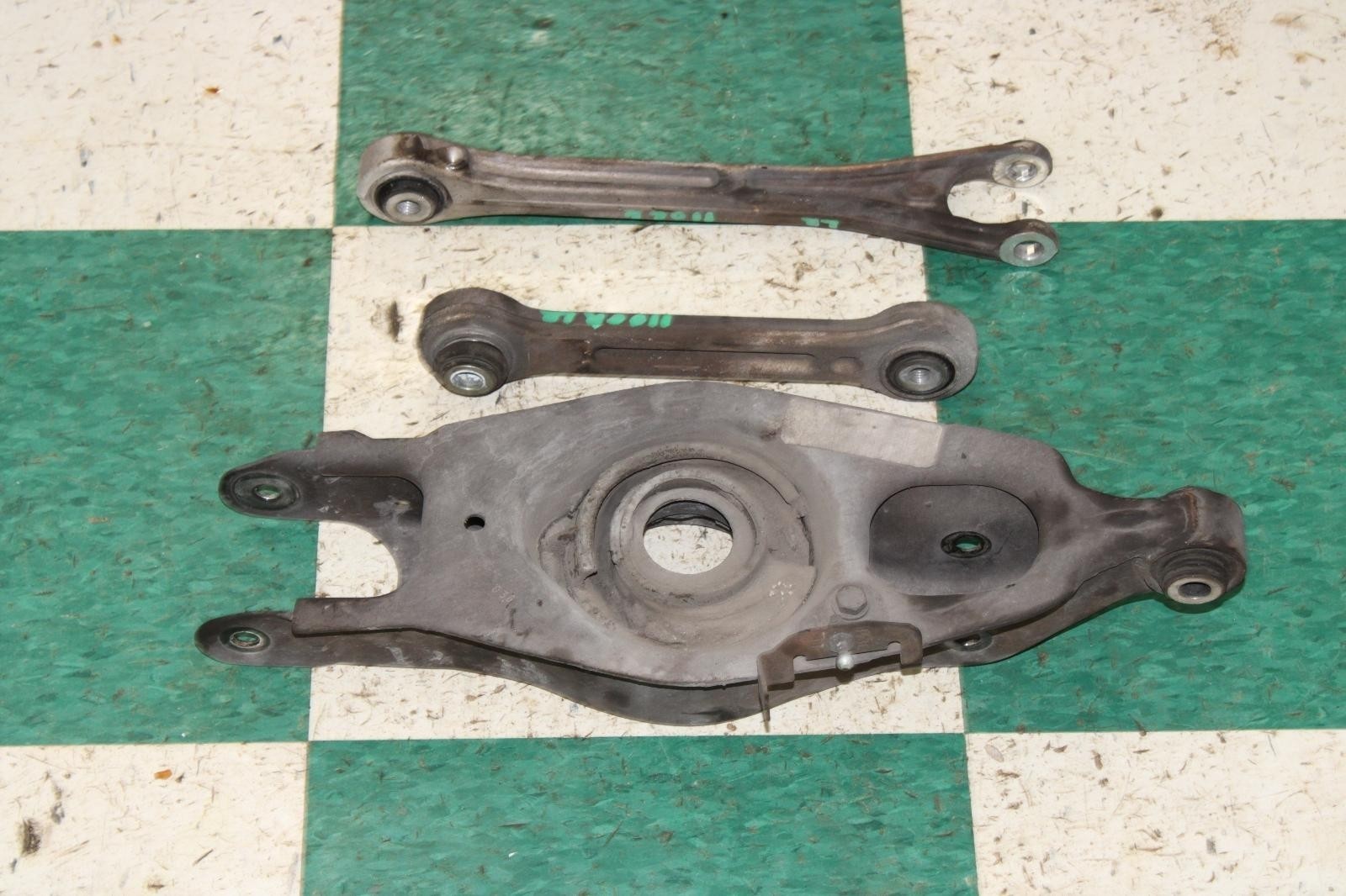 Maserati Ghibli 2014-2021 Rear Left Upper Control arms Set
