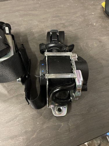 OEM MERCEDES C W205 FRONT L&R SEAT BELTS A622765700 / A622765800 S19 C9 - Picture 4 of 5