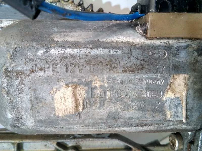 130821033 elevalunas delantero derecho bmw serie 5 (e28) 524td 1983 86851 1042404 Foto 4 de 4