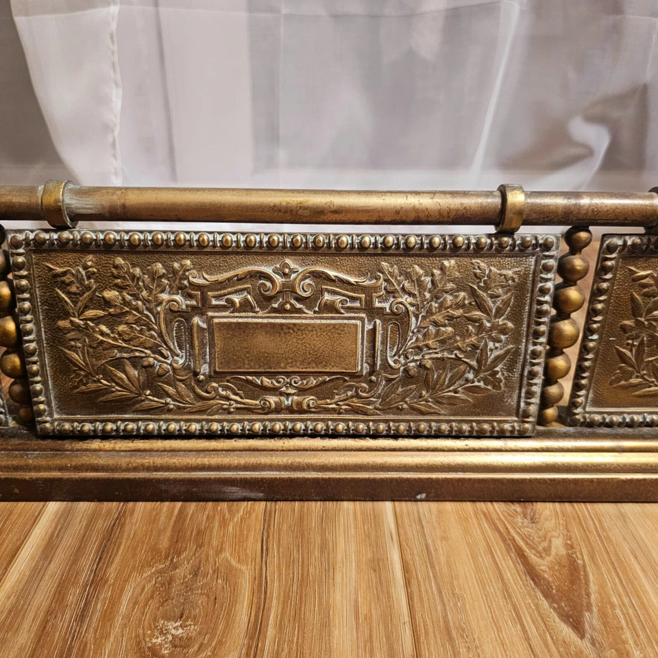 Guardabarros de chimenea de latón antiguo vintage. 55" de largo. Excelente estado. Foto 2 de 4