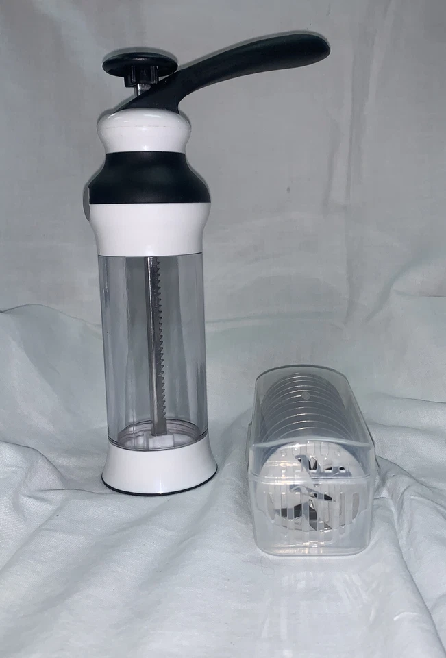 Good Grips cookie press with disk storage case - Image 3 of 4