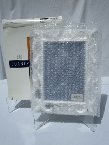 Burnes of Boston Ornate 5x7" Picture Frame, Lacquer Coated Metal Fleur de lis - Picture 5 of 12
