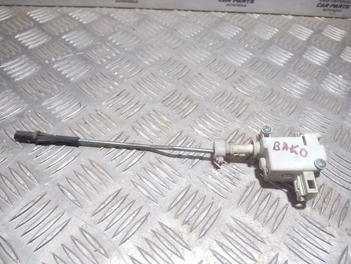 Volkswagen Golf V 2004 Diesel Stellmotor Tankdeckel Tankklappe 55kW UST79924
