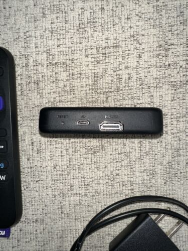 Roku Express 3900X Streaming Player With Remote, HDMI Cable & Power Adapter - Picture 3 of 9