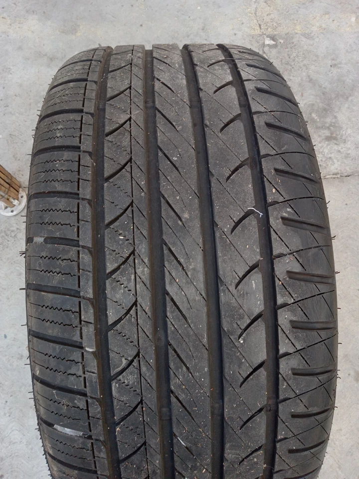 4 ruedas y neumáticos Varro "22" en muy buen estado Foto 4 de 4