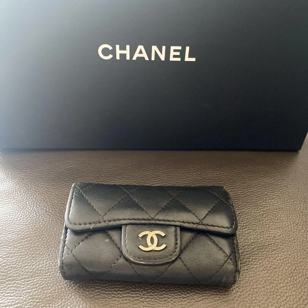 CHANEL Caviar Quilted 6 Key Holder Black 97790