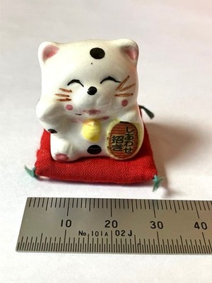 White Ceramic Maneki-neko Lucky Cat Figurine, Small 3.5cm, Good Luck Decor