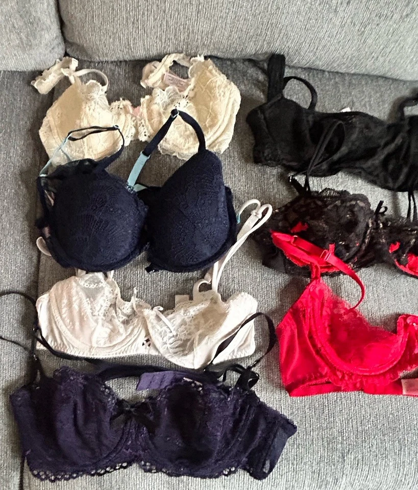 Lote De Colección De Sujetadores Victoria's Secret 32/34B Y2k Años 90, Encaje, Semi Transparente Con Aros Foto 2 de 4