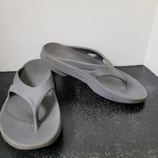  Men's OOFOS OOriginal Flip Flop Recovery Sandals - Authentic