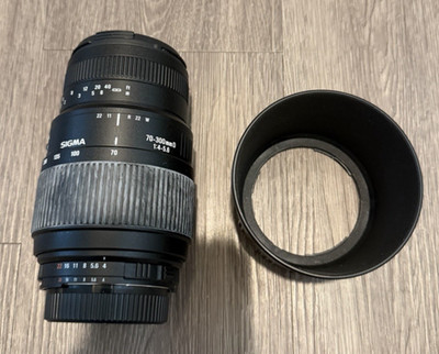 Sigma 70-300mm D 1:4-5.6 Lens for Nikon DSLR Camera with Lens Hood 