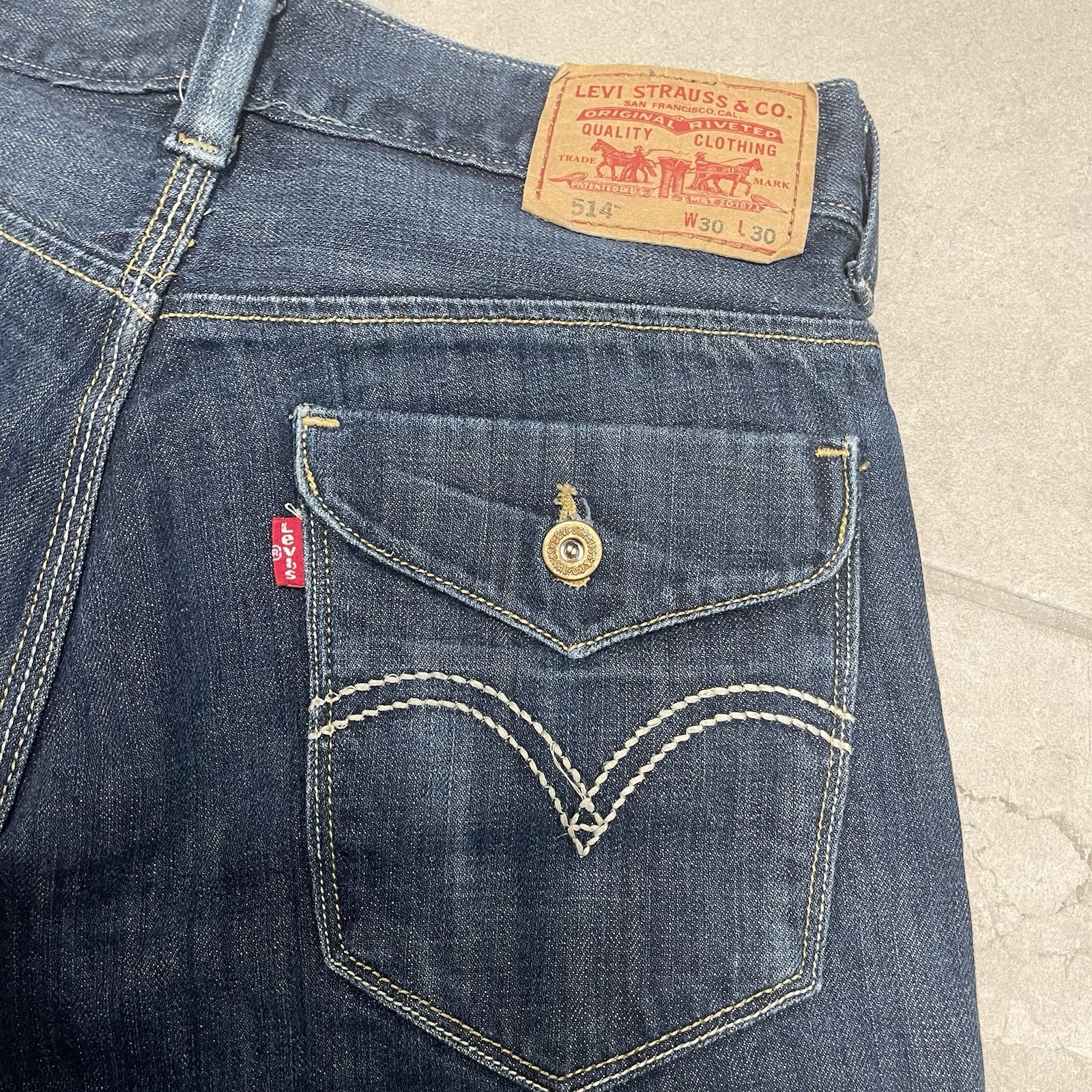 Levi’s 514 Jeans Men 30x30 (fits 30x29) Straight Fit Dark Wash Denim Flap Pocket