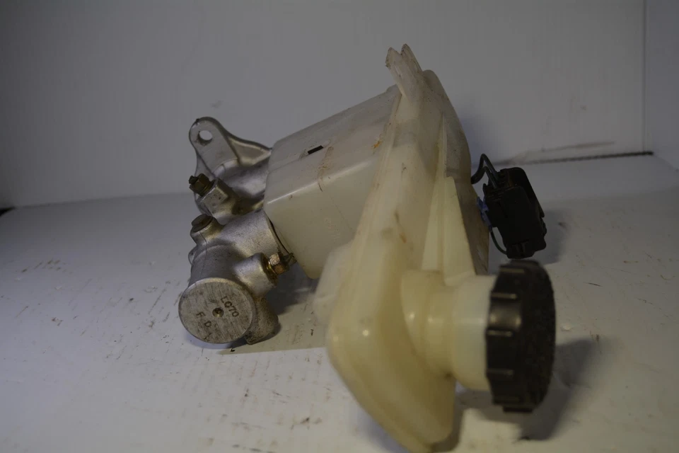 2000-2003 MAZDA MPV BRAKE MASTER CYLINDER W/ ABS OEM, 541-59733 - Image 2 of 4