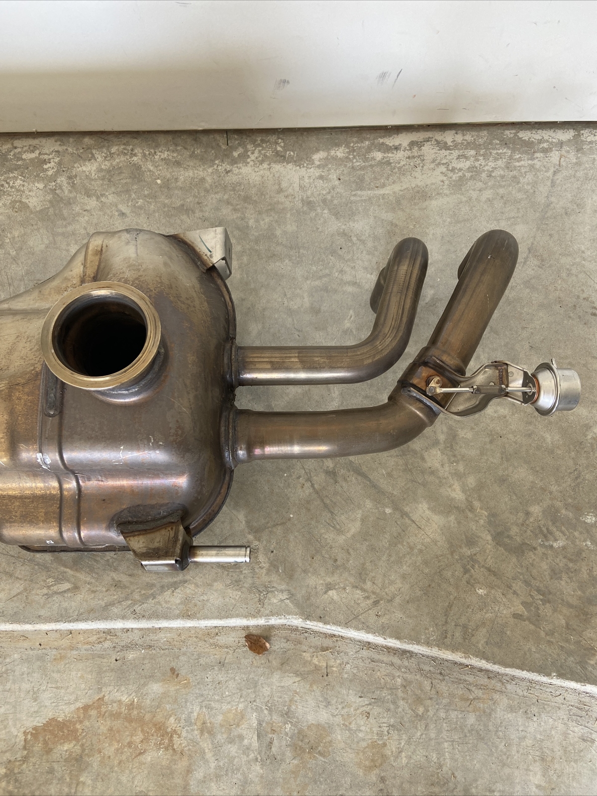 LAMBORGHINI BOYSEN MUFFLER 4T0251609 2015 2016 OEM 