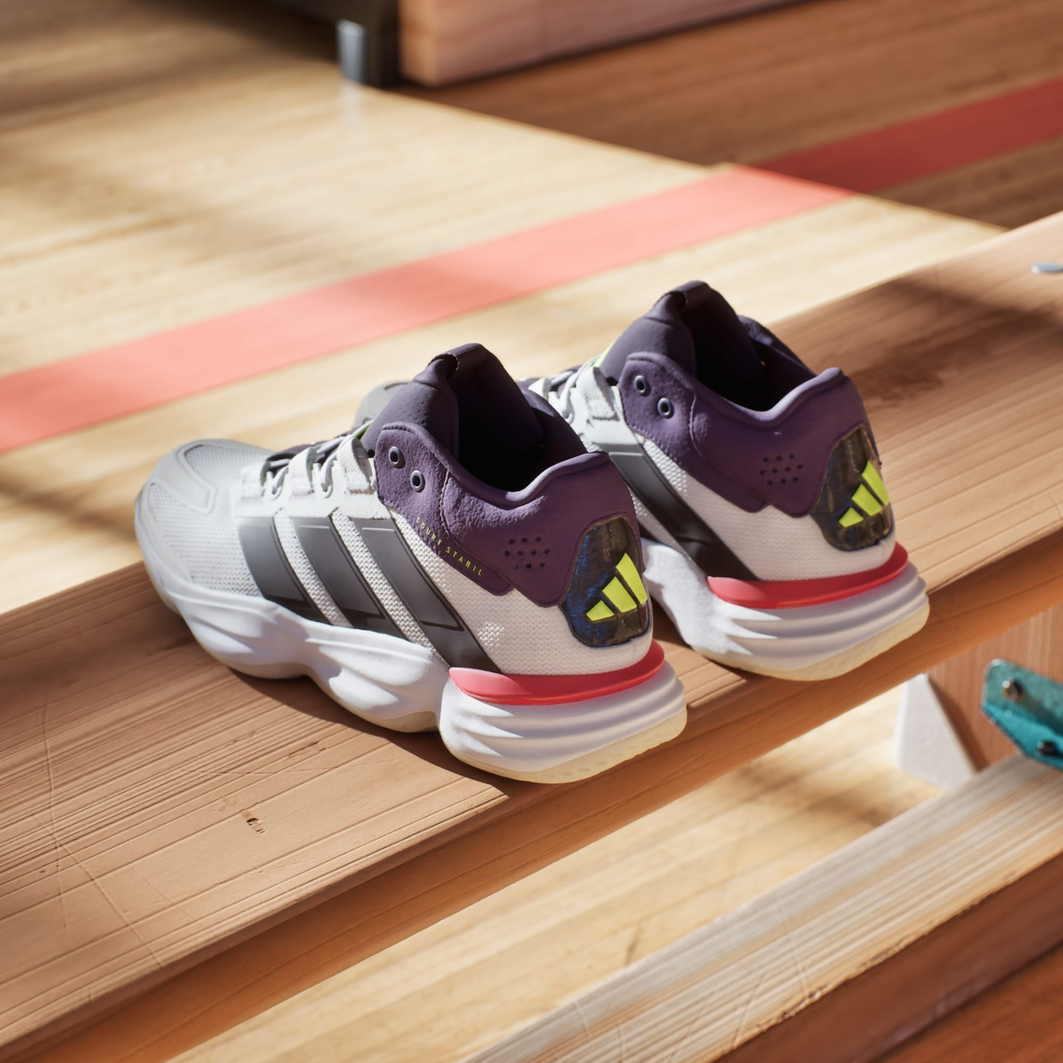 adidas Court Stabil Indoor Cloud White Aurora Met JH5163 