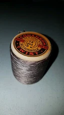 33-YDS SPL/TAUPE-134/Vtg USA/CONANSON PURE DYE BUTTON HOLE TWIST #10 SILK THREAD