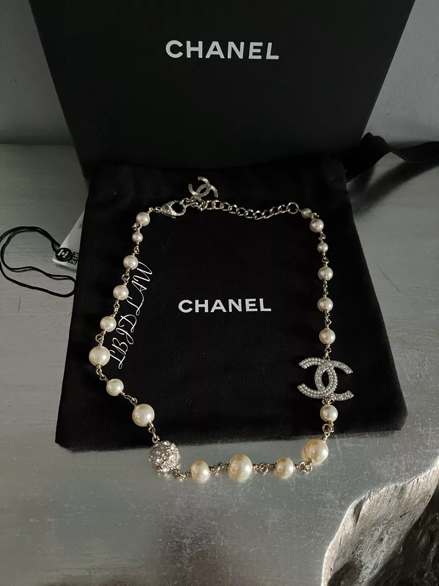 CHANEL 21K Snow Queen Short Pearl Necklace Crystal CC Gold Choker NEW 2021  NEW