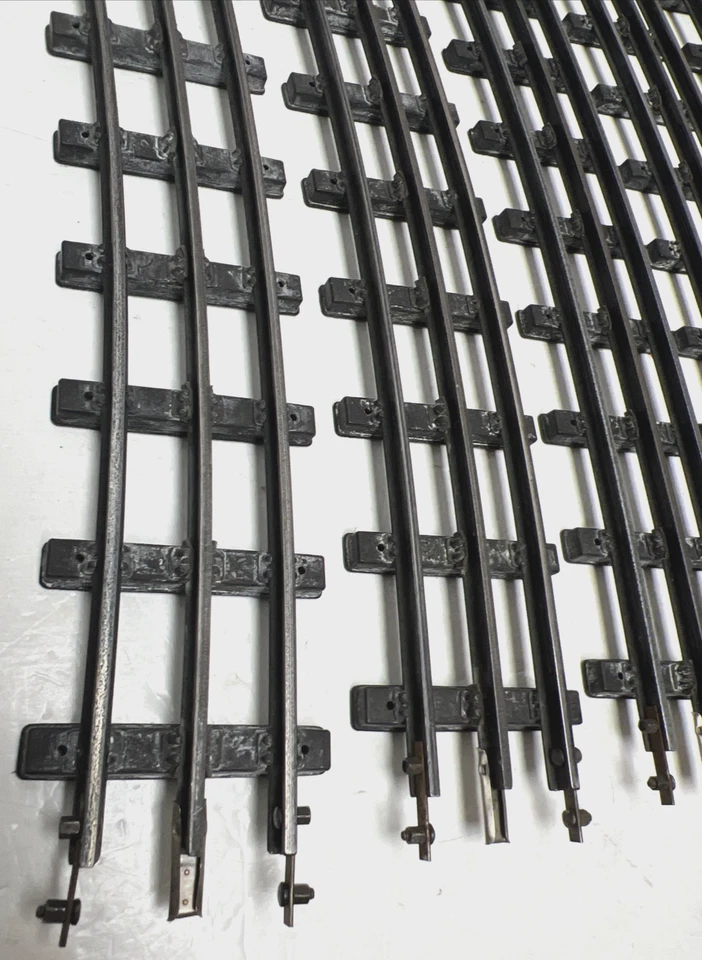 GROUP OF 5 ORIGINAL LIONEL 771 T-RAIL CURVED TRACK, W/SCREWS/NUTS -PREWAR - RARE - Image 4 of 4