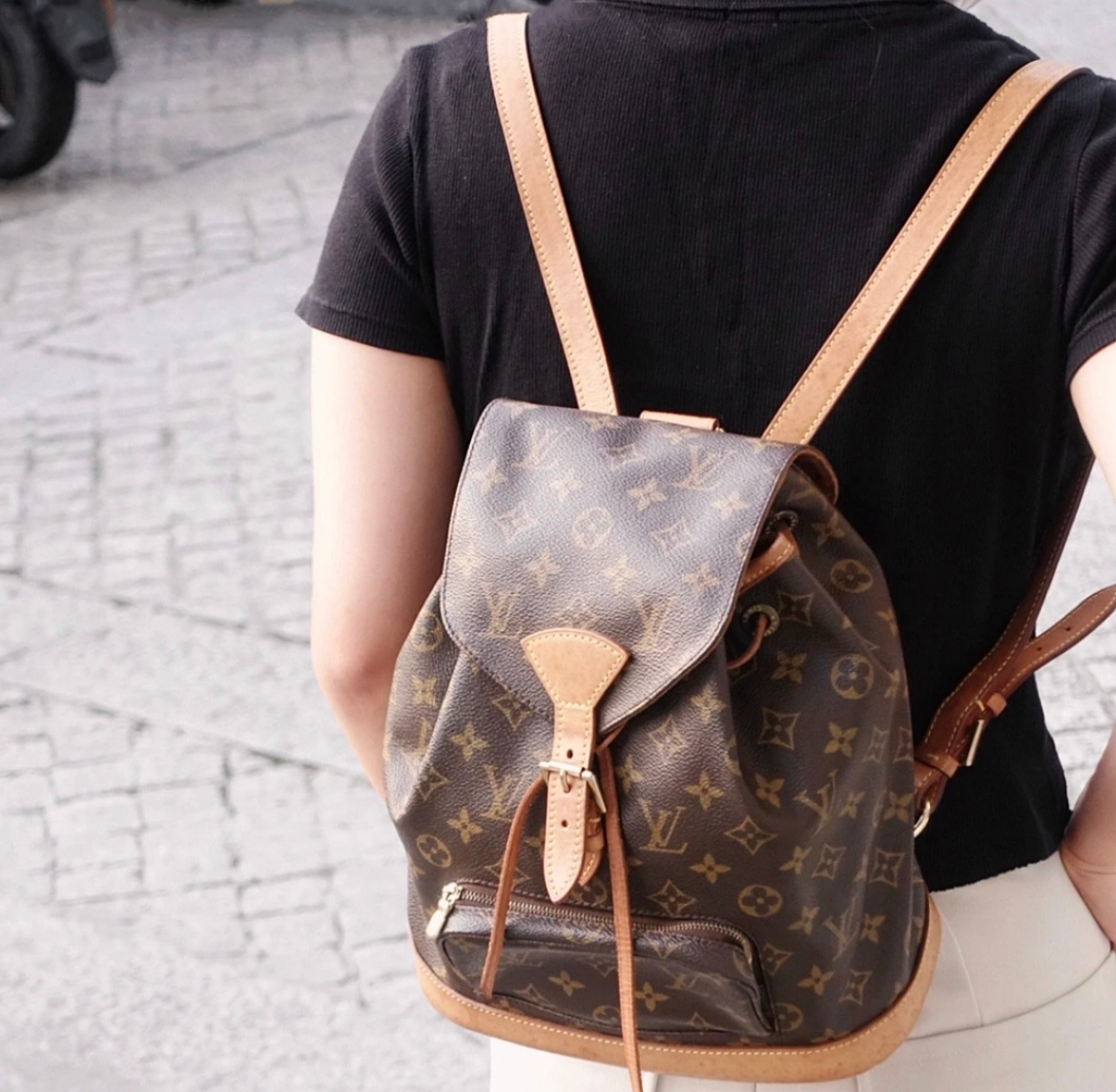 Auth LOUIS VUITTON Monogram Montsouris MM Backpack M51136  display picture 1