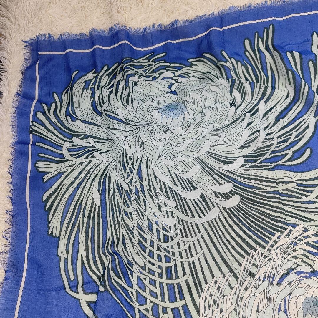 GUCCI Large Silk Rayon Scarf with Floral Pattern, 118cm x 125cm thumbnail 5