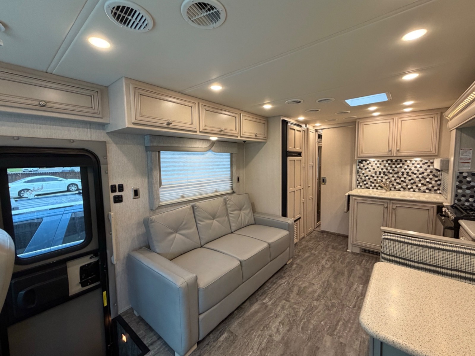 2021 Newmar Bay Star Sport 2813 – Class A Gas Motorhome (29 ft)