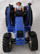 Zabawkowy samochód ciągnik MAJORETTE