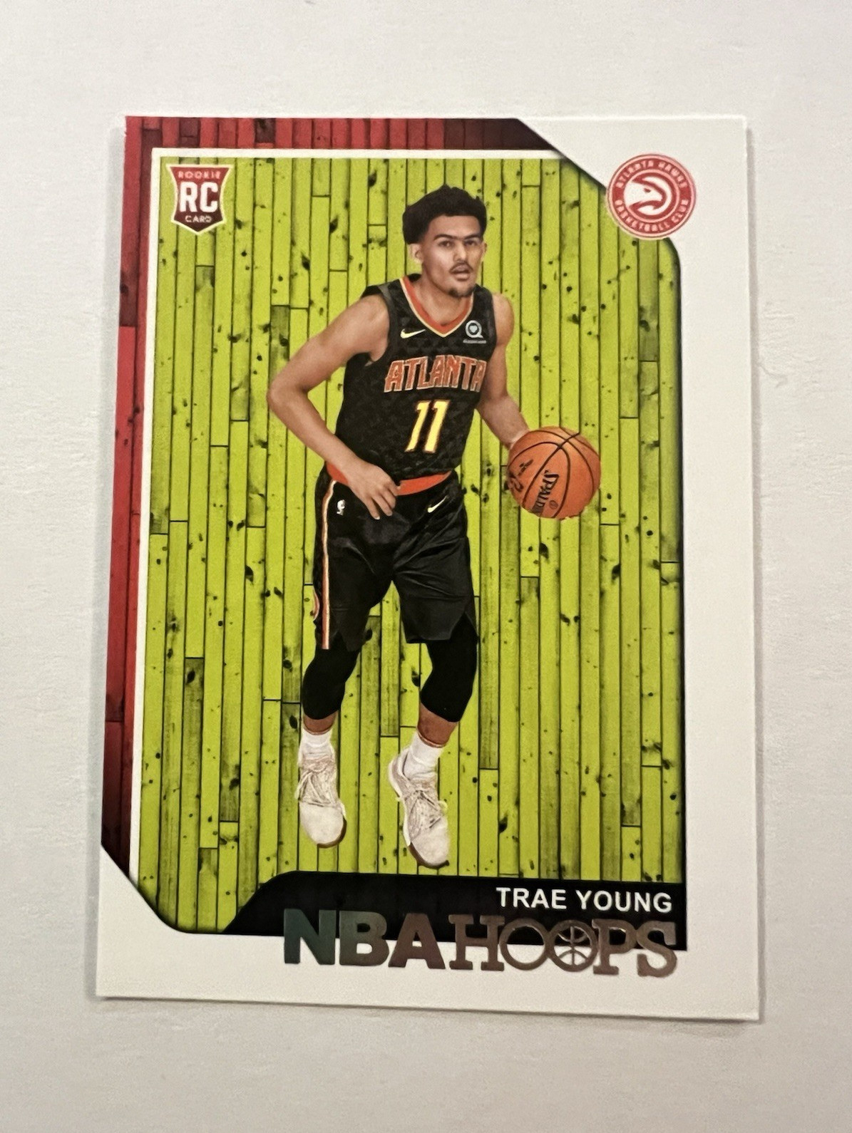 onit Panini NBA Hoops 2018-19 Trae Young #250 Purple Winter Rookie Atlanta Hawks
