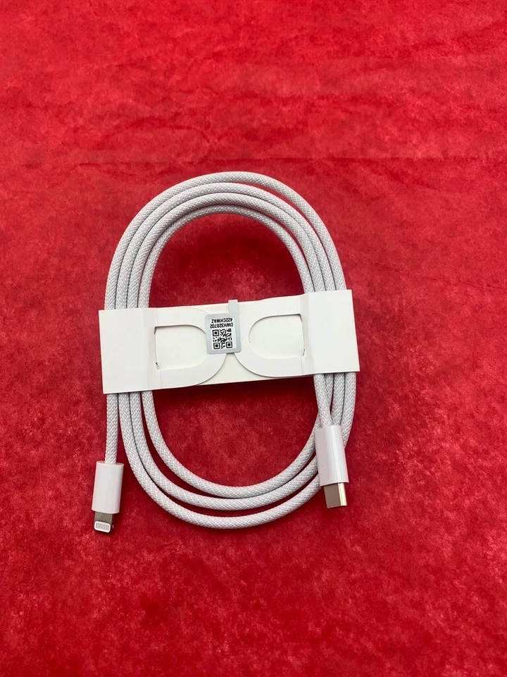 Apple Magic Keyboard A2520 Touch ID Numeric Keypad USB-c Cable Spanish Pink - Image 2 of 2