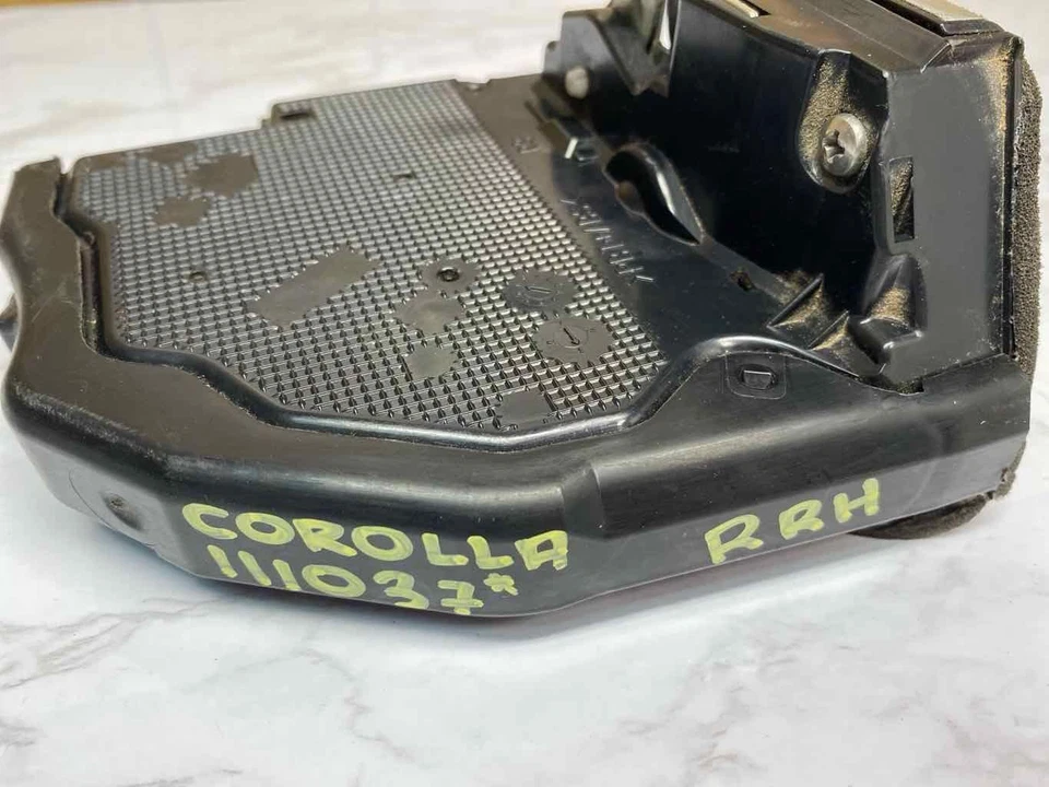 Toyota Corolla cerradura puerta 20 24 actuador trasero derecho Japón construido OEM 6905033131 Foto 2 de 4