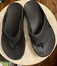 OOFOS OOriginal Flip Flop Thongs Black On Black Unisex Size M8/W10