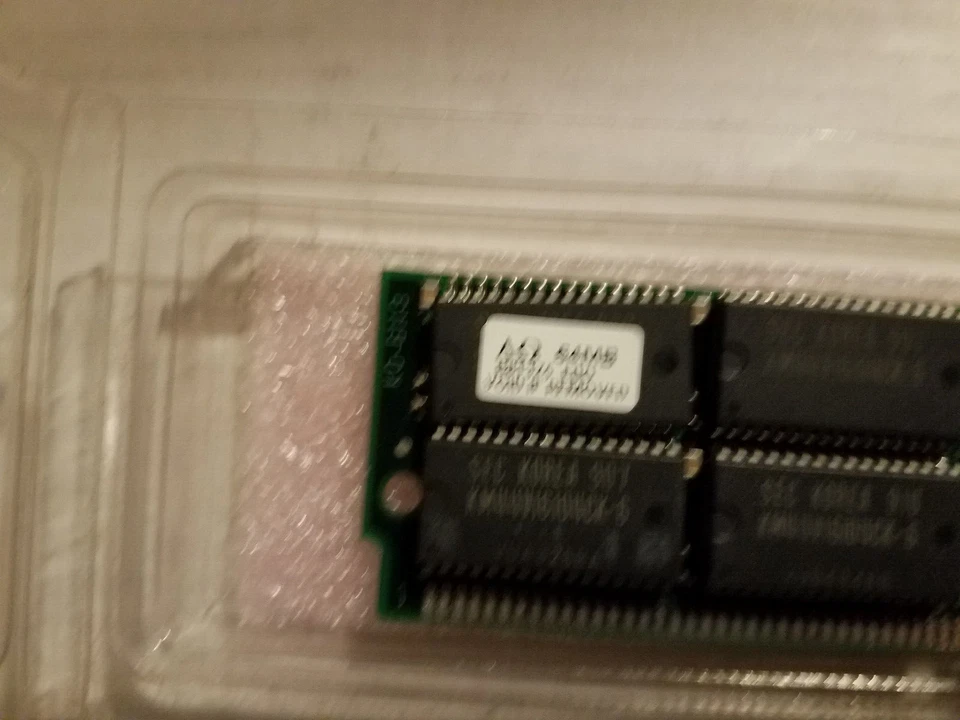 16x32 60ns 64MB 8 CHIP EDO SIMM 72 Pin Extended Data Output Memory Module B81375 - Image 2 of 3