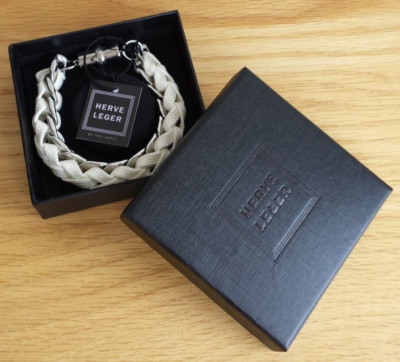 NEU UND ORIGINALVERPACKT, HERVE LEGER BY MAX AZRIA KETTENGLIED/GEWEBTES GEFLOCHTENES ARMBAND.  UVP 107£