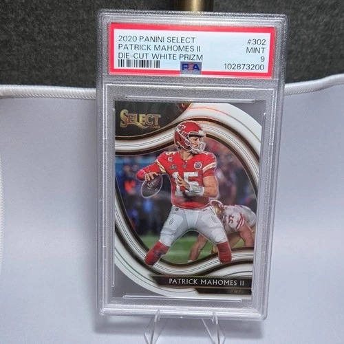 2020 Panini Select Field Level Patrick Mahomes II #302 White Prizm Die-Cut PSA 9