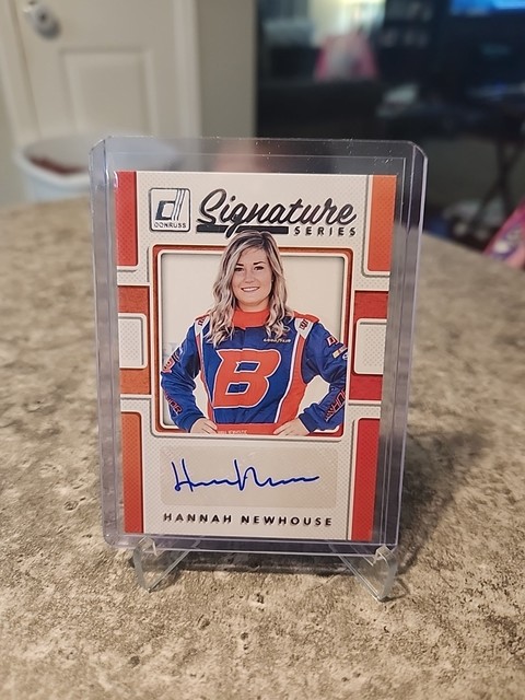2018 Panini Donruss NASCAR - Signature Series Hannah Newhouse #SS-HN (AU, RC)