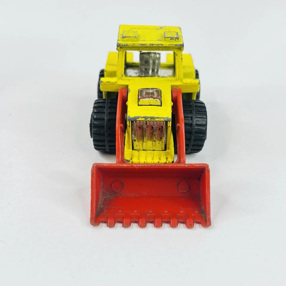 Matchbox Superfast MB-29B Tractor Loader Yellow Red 1970s Made in England - Image 4 of 4