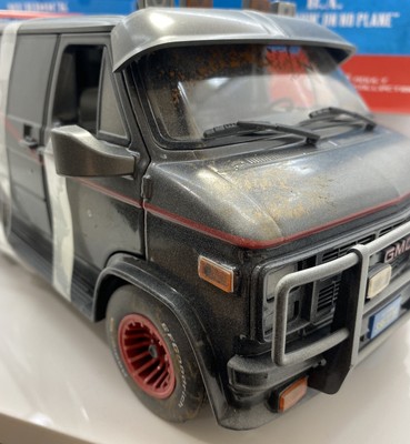 Modellino Greenlight 1/64 – Furgone GMC Vandura 1983 Della Serie A-Team – Versione Resiste Alle Intemperie – 44865-F