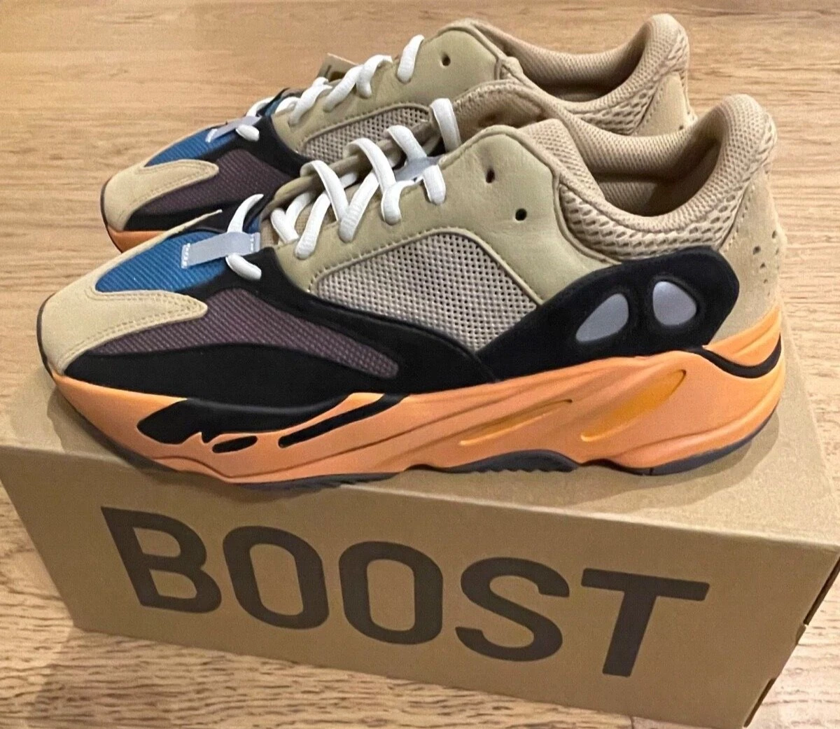 Yeezy Boost 700 Enflame Amber DS US10