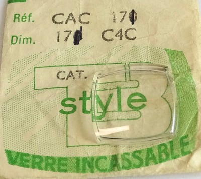 Verre De Montre Carré 28.8 Mm - Catégorie 4, Cintré 2 Côtés - Neuf Sans Emballage