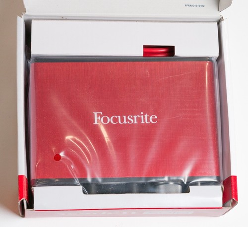 Focusrite Scarlett Solo 2nd Generation 2-in/2-out USB Audio Interface New In Box - Picture 5 of 6