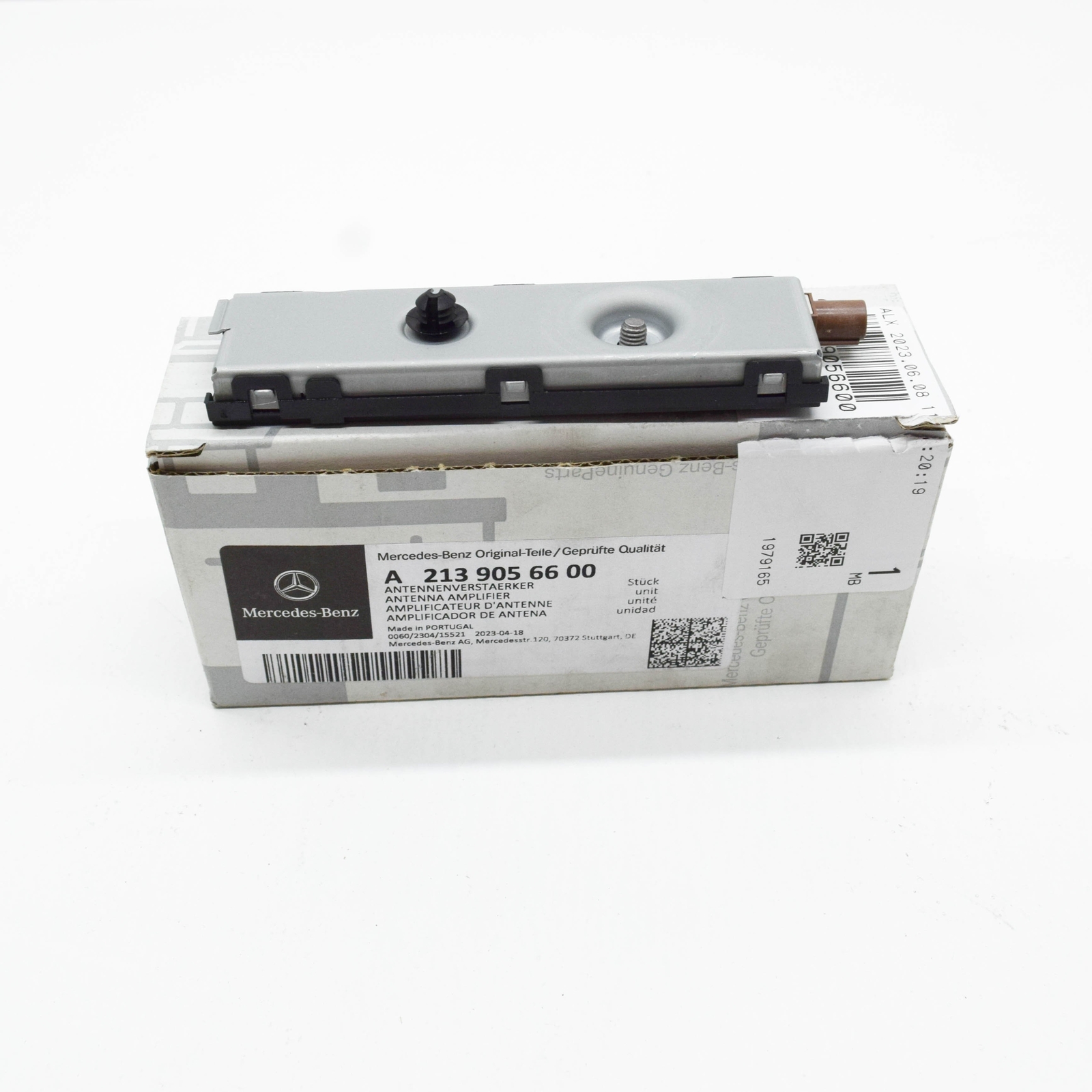 MERCEDES-BENZ A W177 Antennenverstärker hinten oben A2139056600