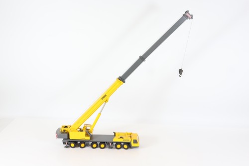 Siku 1847 1:87 Scale Heavy Haulage Transporter with Flat-Bed Trailer - Picture 9 of 10