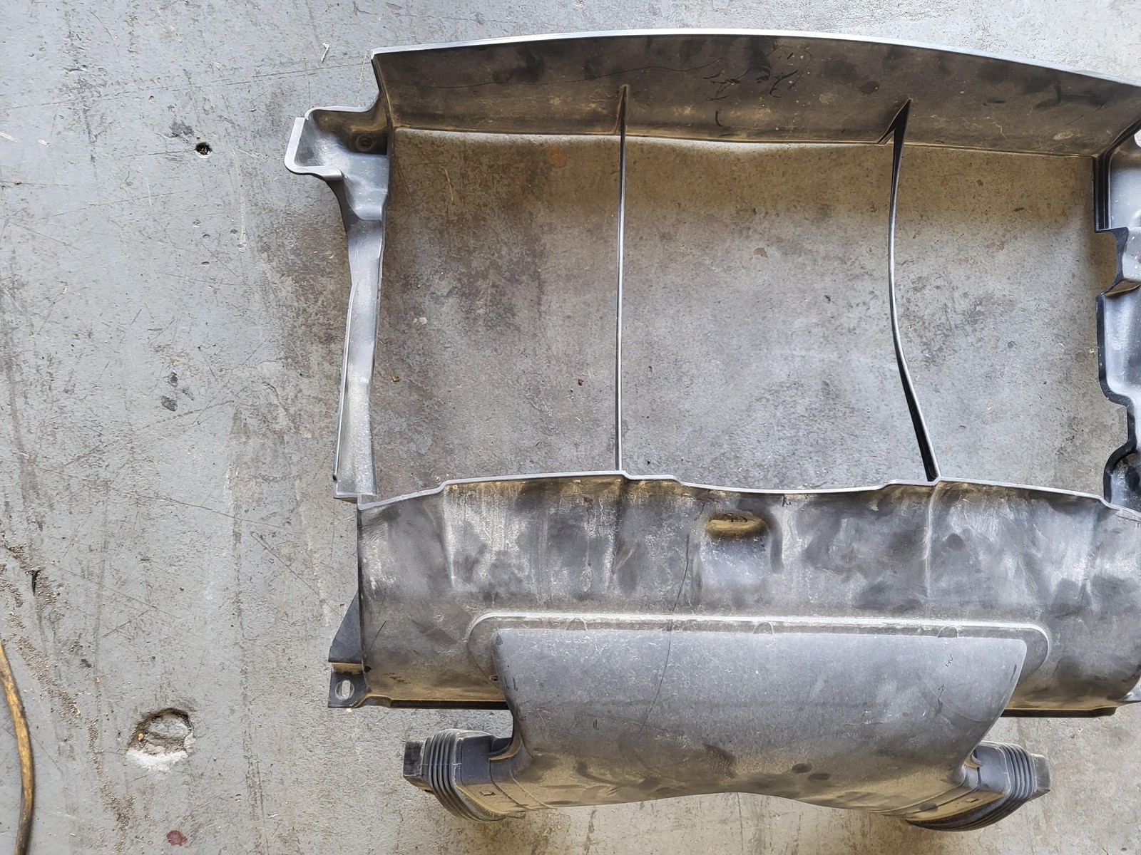 Used Oem Maserati Front Radiator Air Guide Deflector Intake Duct 2014-20 Ghibli