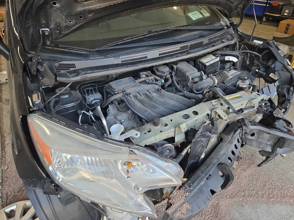 Alternador usado compatible con: Nissan Versa 2016 1,6 grado A Foto 4 de 4