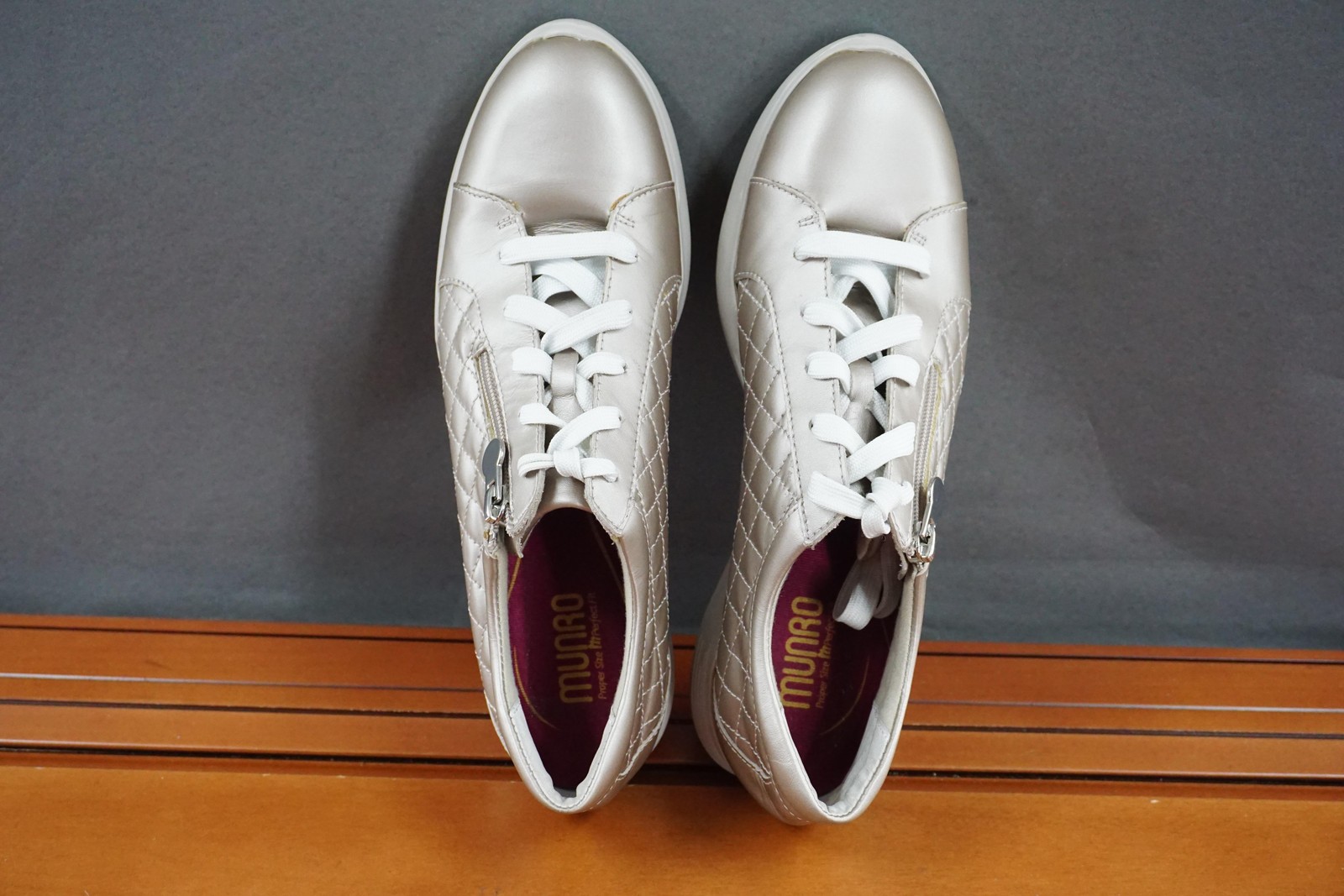 Munro Shoes Womens 8.5 US N Metallic Bronze Quilted Leather Zip Walking Sneakers