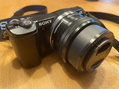 Sony Alpha ILCE-5000 20.1 MP Digitalkamera - Schwarz Kit mit Objektiv 16-50mm