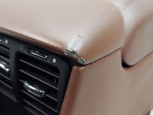 2010 Maserati GranTurismo S M145 Coupe FRONT CONSOLE BROWN LEATHER 69886500 - Picture 12 of 24