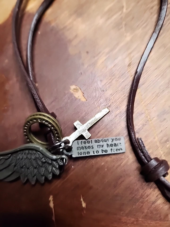 Collar Cuerda Cuero Harley-Davidson Ala de Ángel Crucifijo Con Colgantes 15" Foto 2 de 3