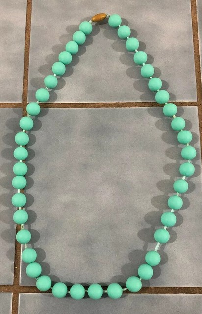 teething necklace safe