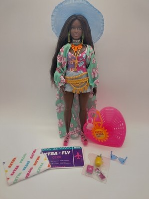 2023 Barbie Extra Fly Beach Curvy Puppe HPB14 unbespielt + komplett