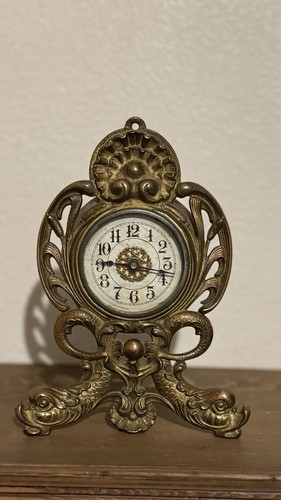 Antique Dauphin Koi Devil Fish Clamshell Decorative Arts Clock USA Works