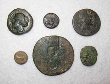 Lot von sechs griechischen antiken griechischen Münzen, AE 11-34